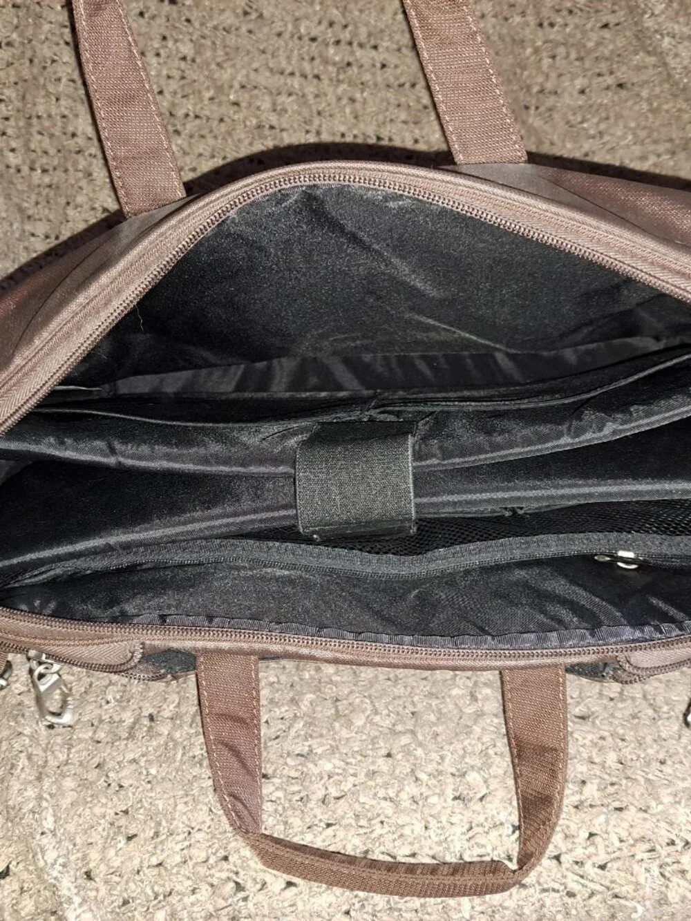 HEDGREN-UTOPIA 14L-Padded Laptop Messenger Travel Bag-Brown-Quilted-Near Mint
